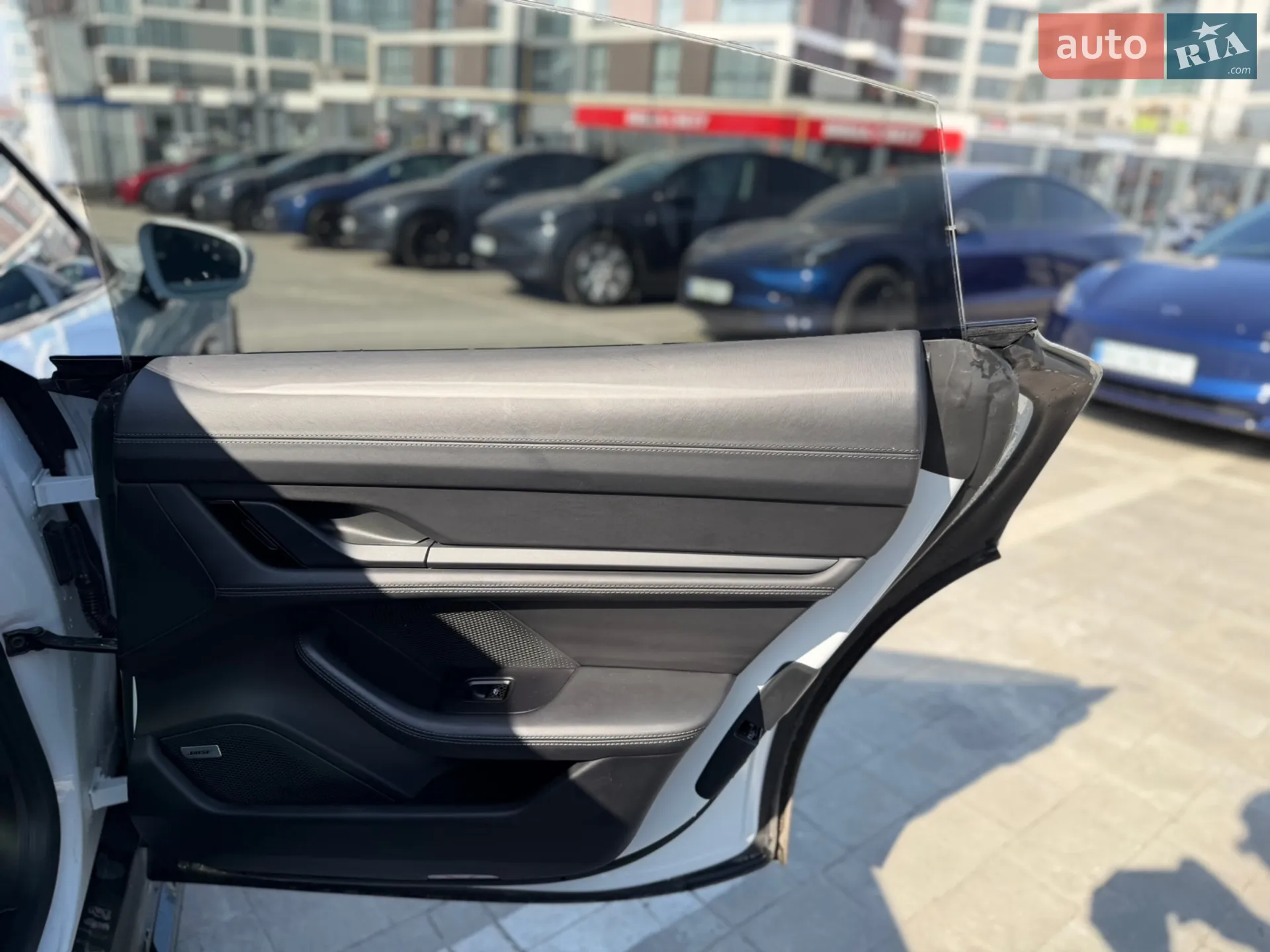 2020 Porsche Taycan - мініатюра 28