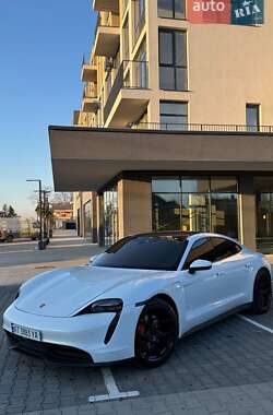 Седан Porsche Taycan 2021 в Виноградові