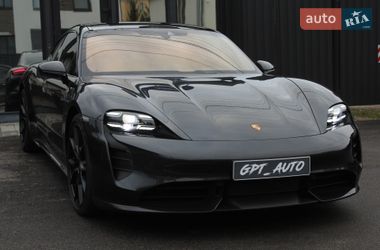 Седан Porsche Taycan 2020 в Киеве