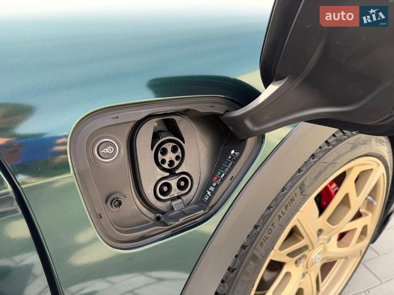 Седан Porsche Taycan 2022 в Ровно