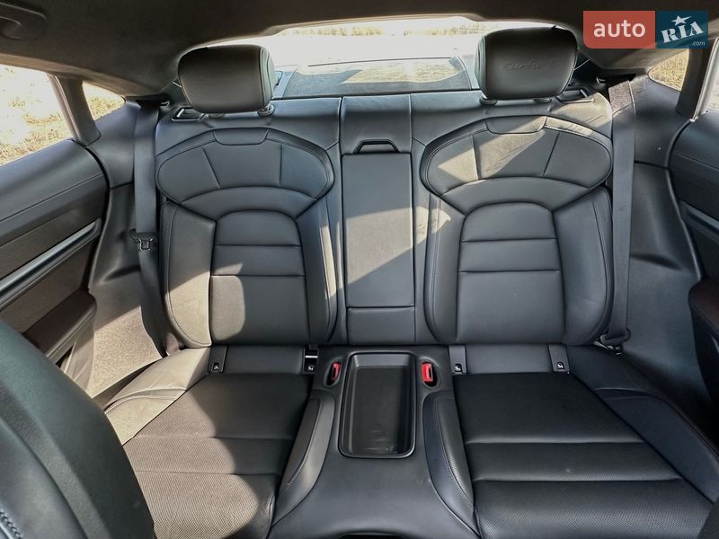 Седан Porsche Taycan 2020 в Киеве фото 23 Седан Porsche Taycan 2020 в Киеве