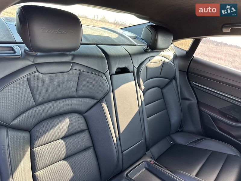 Седан Porsche Taycan 2020 в Киеве фото 22 Седан Porsche Taycan 2020 в Киеве