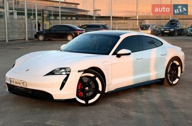 Седан Porsche Taycan 2020 в Киеве