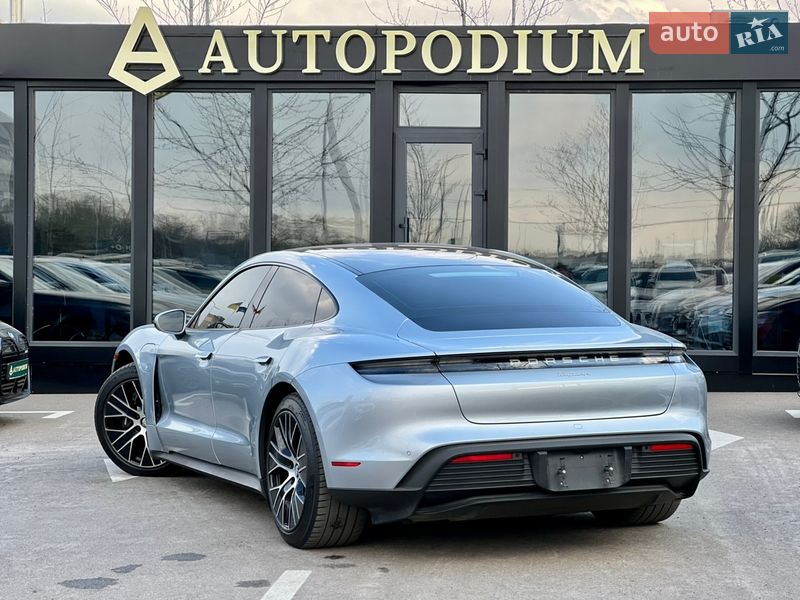 Седан Porsche Taycan 2023 в Києві