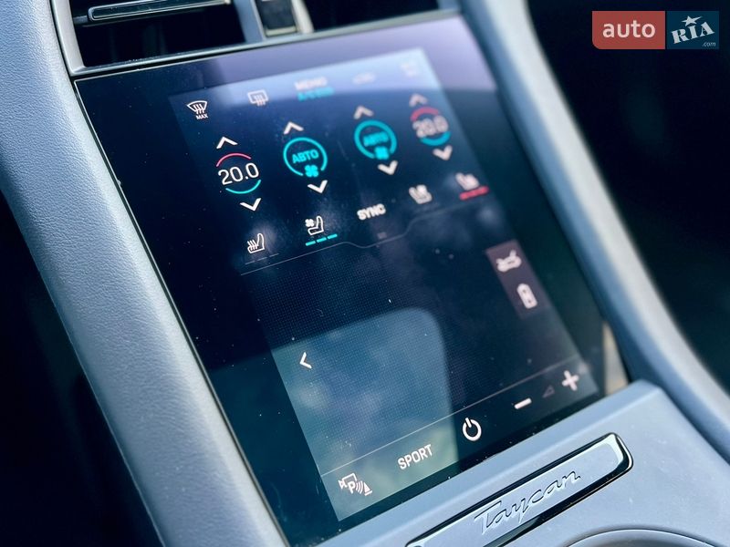 Седан Porsche Taycan 2023 в Києві