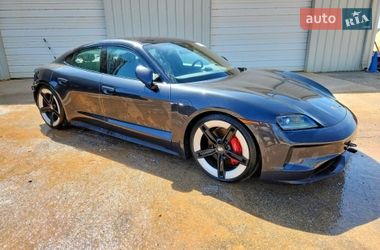 Седан Porsche Taycan 2024 в Киеве