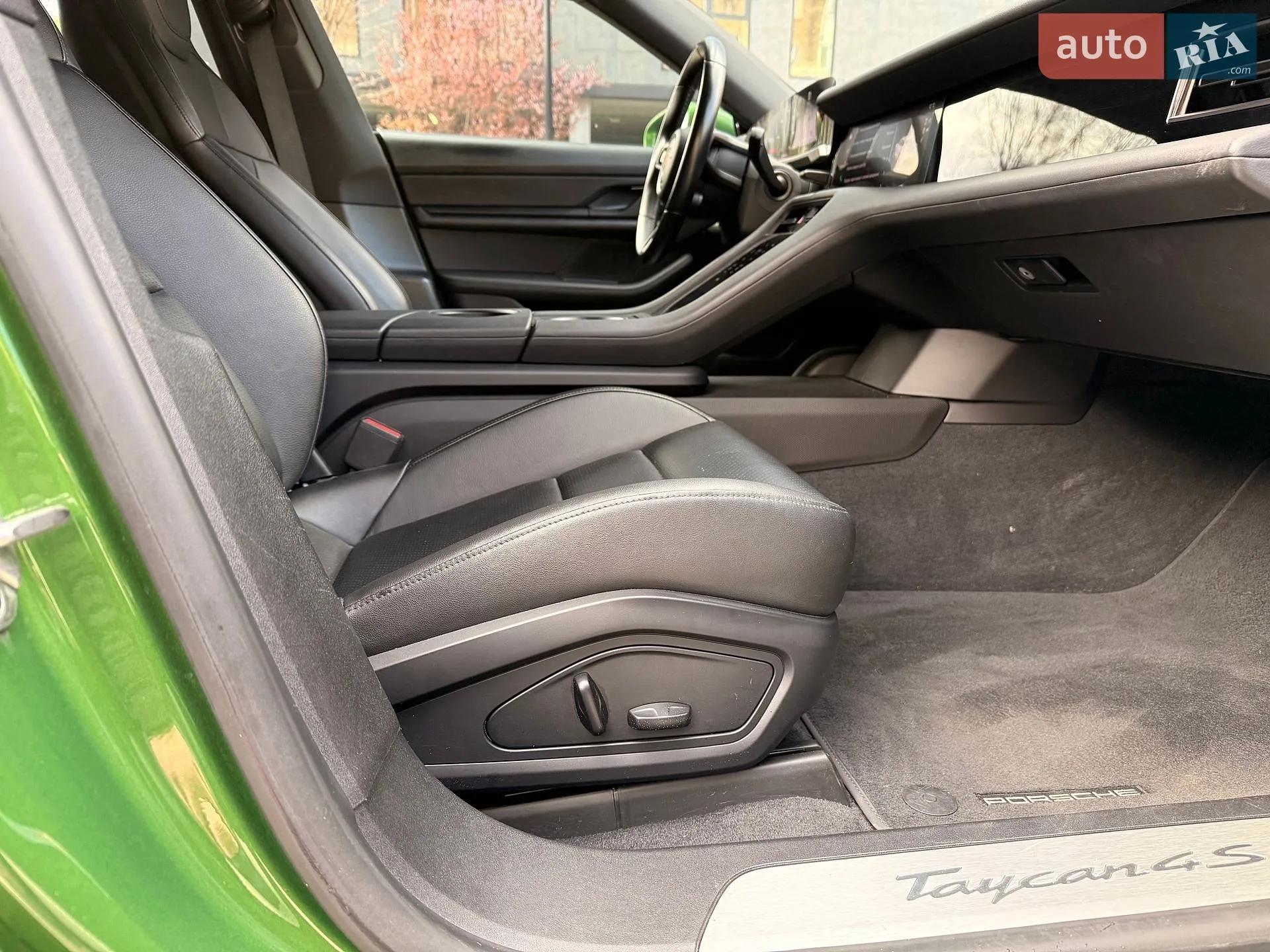 2020 Porsche Taycan - мініатюра 23