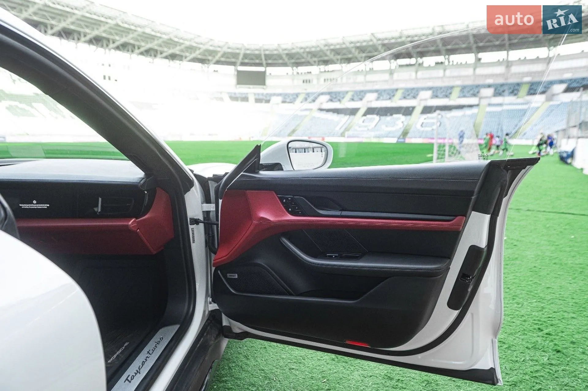 2020 Porsche Taycan - мініатюра 23