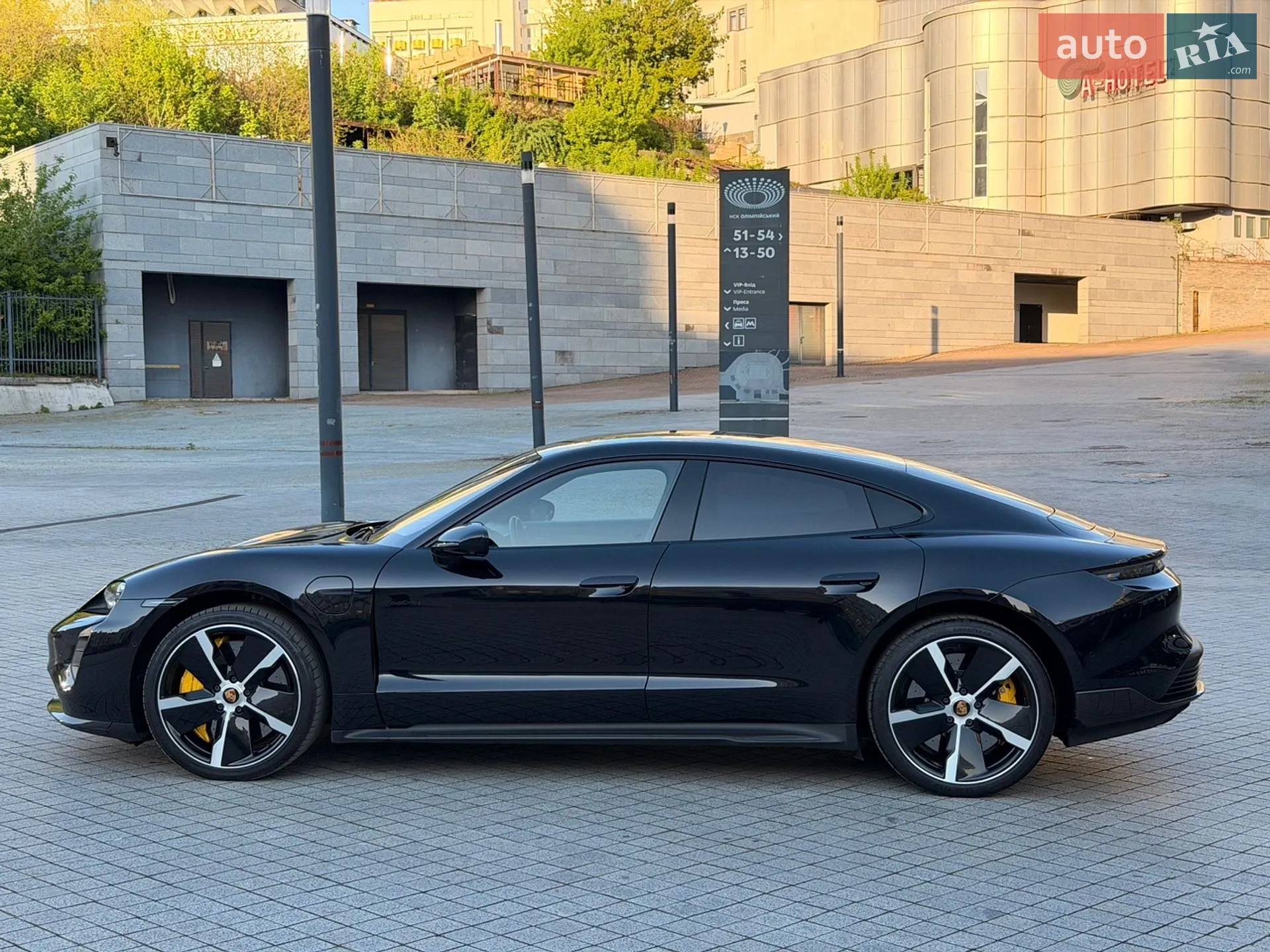 2021 Porsche Taycan - мініатюра 6