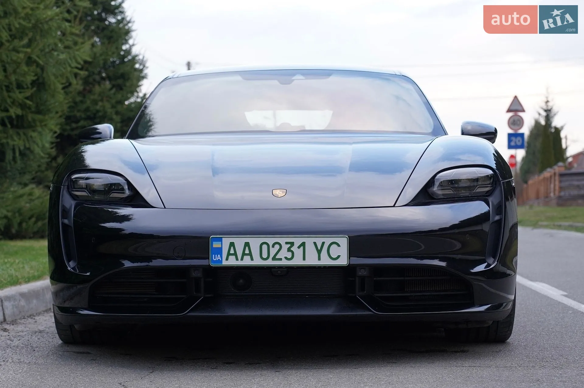2021 Porsche Taycan - мініатюра 3