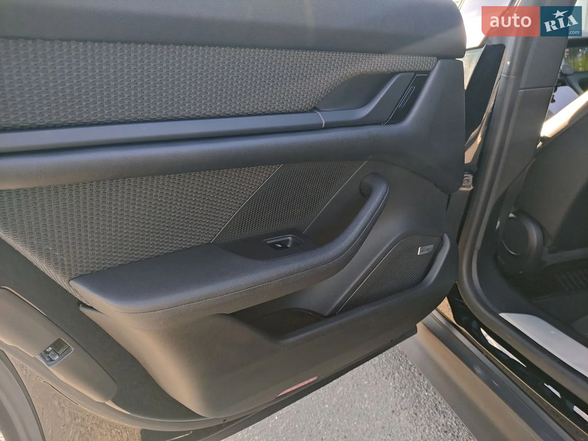 2020 Porsche Taycan - мініатюра 32