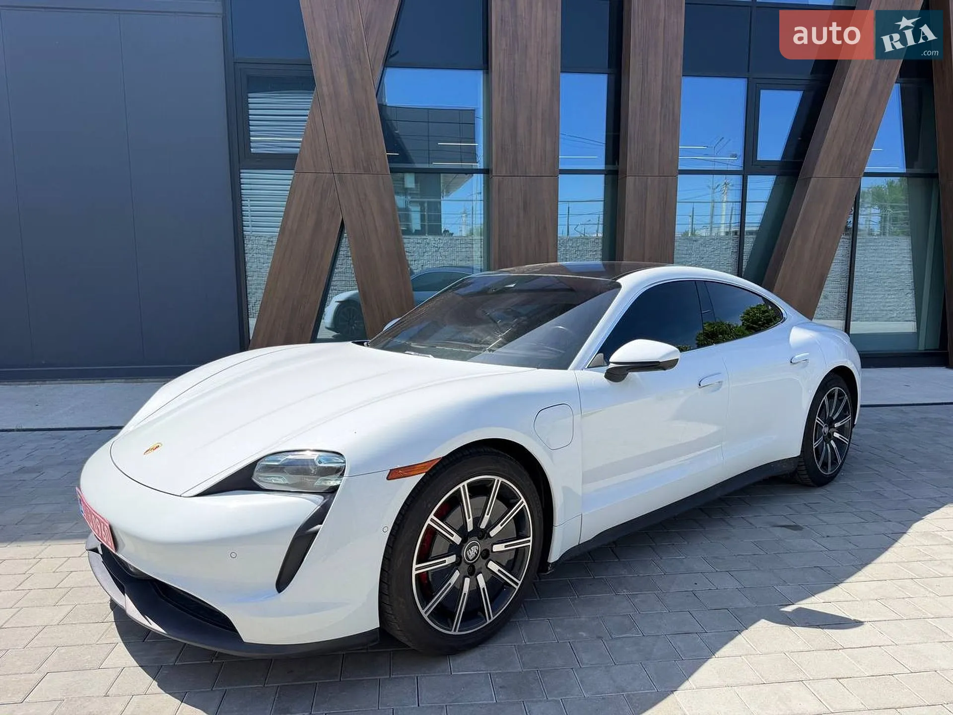 2020 Porsche Taycan - мініатюра 4