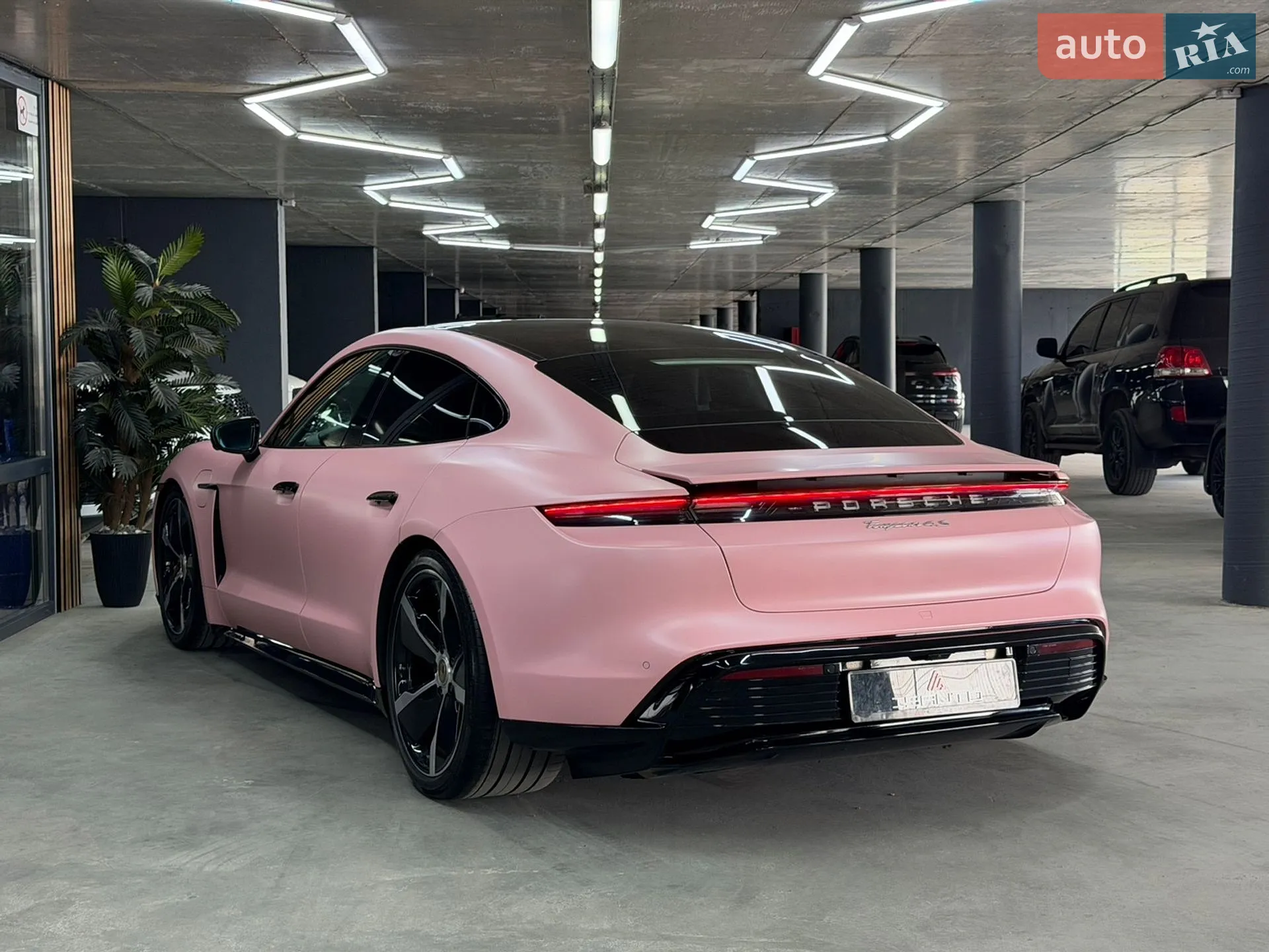 2020 Porsche Taycan - мініатюра 11