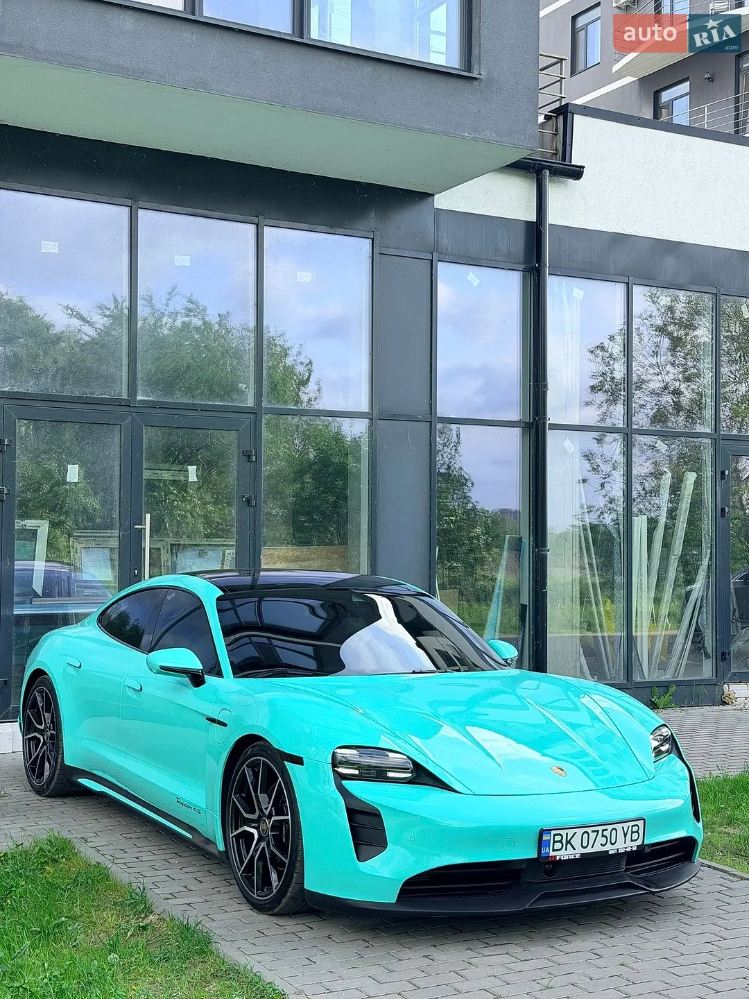 2022 Porsche Taycan - фото 1