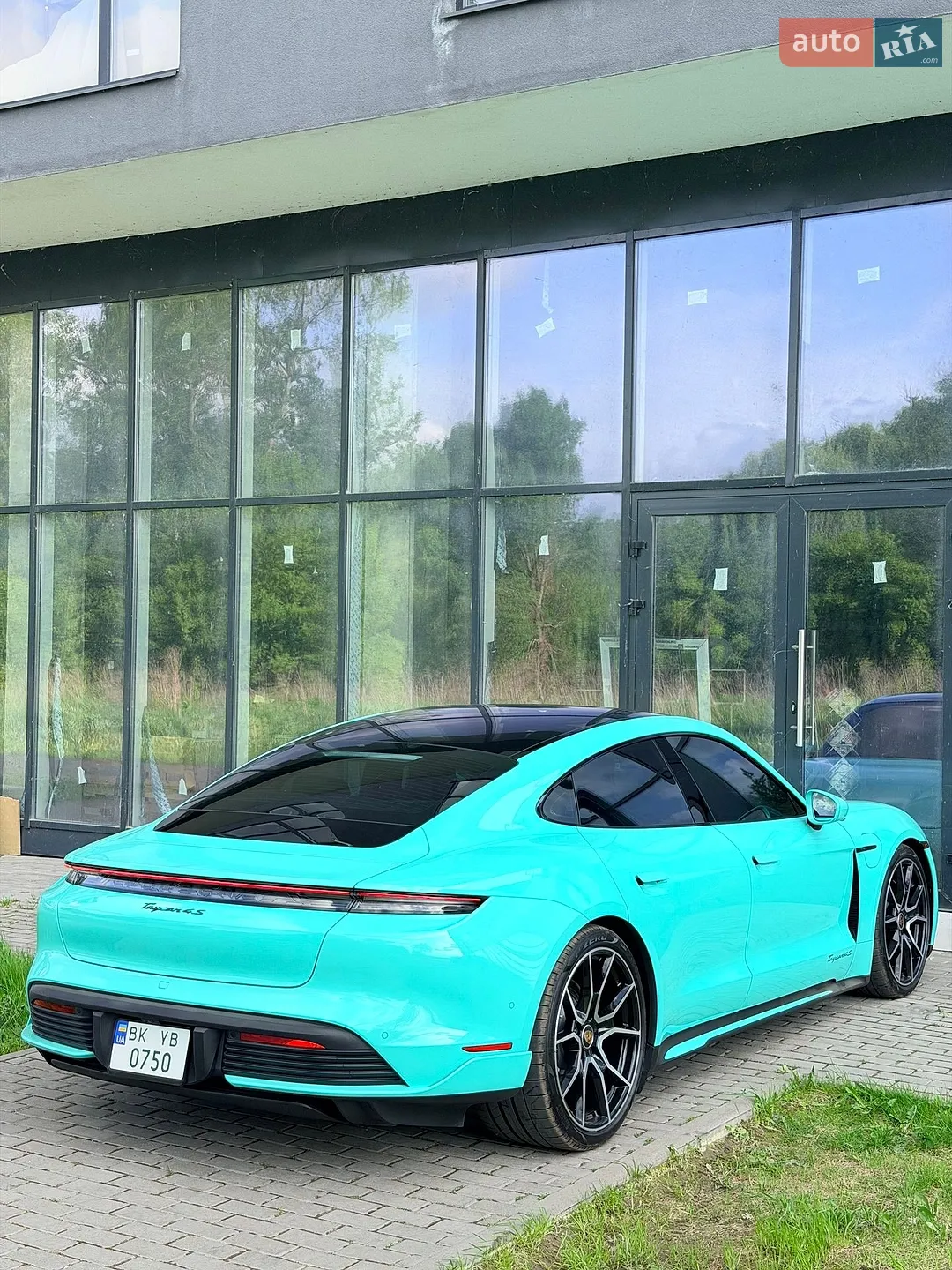2022 Porsche Taycan - мініатюра 11