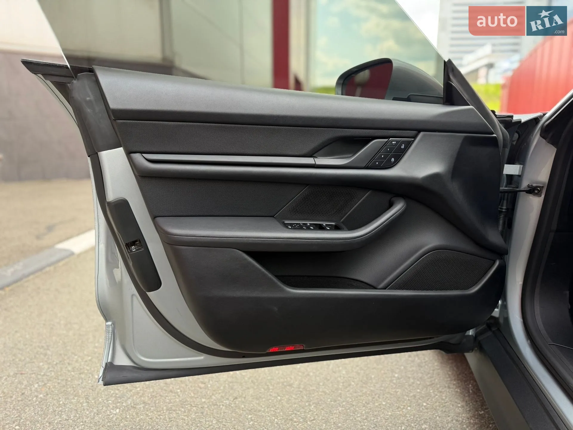 2023 Porsche Taycan - мініатюра 21