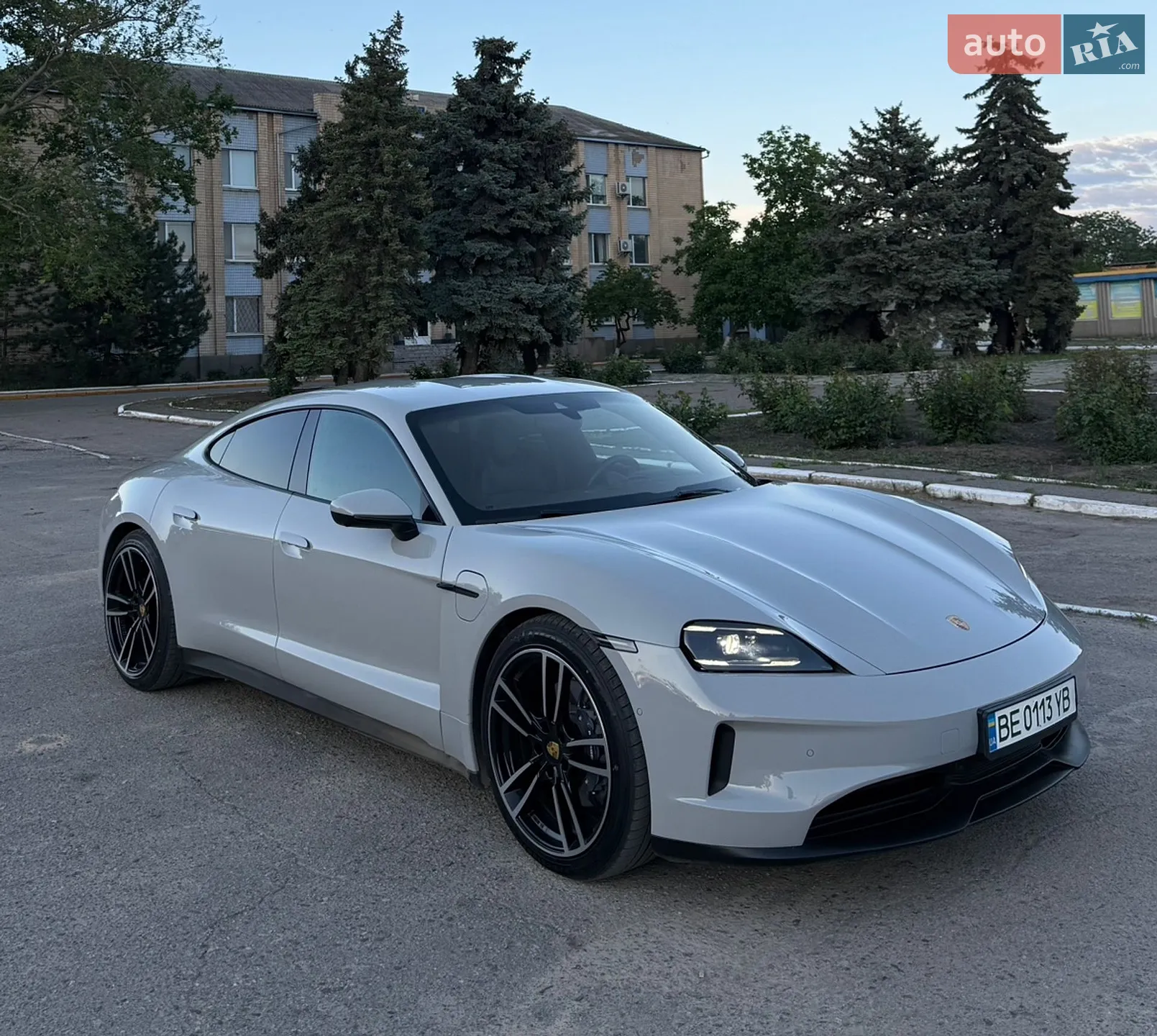 2025 Porsche Taycan - мініатюра 2