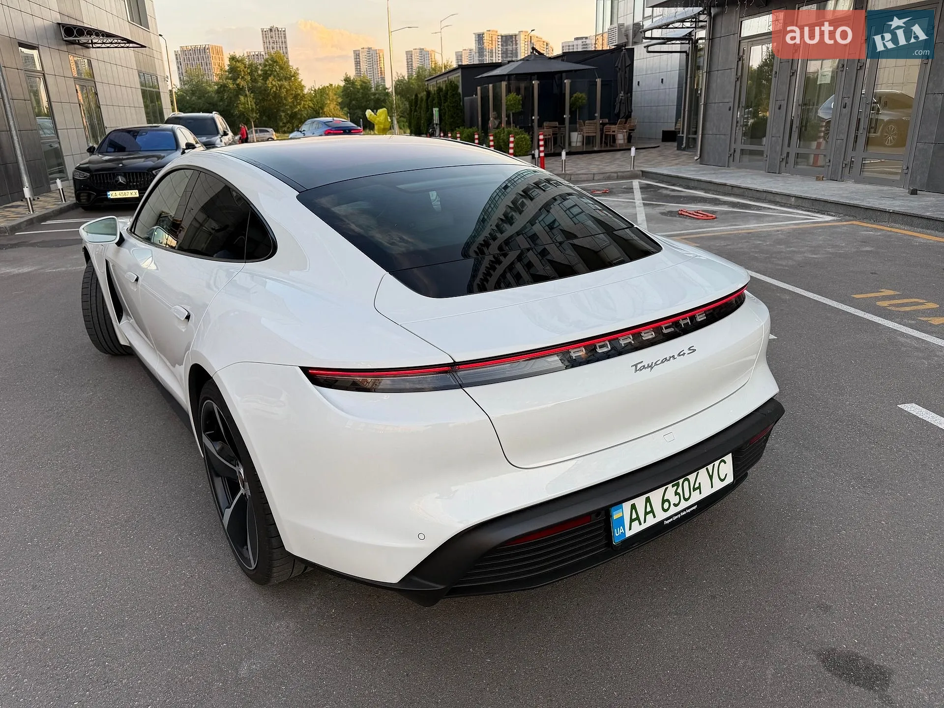 2021 Porsche Taycan - мініатюра 11