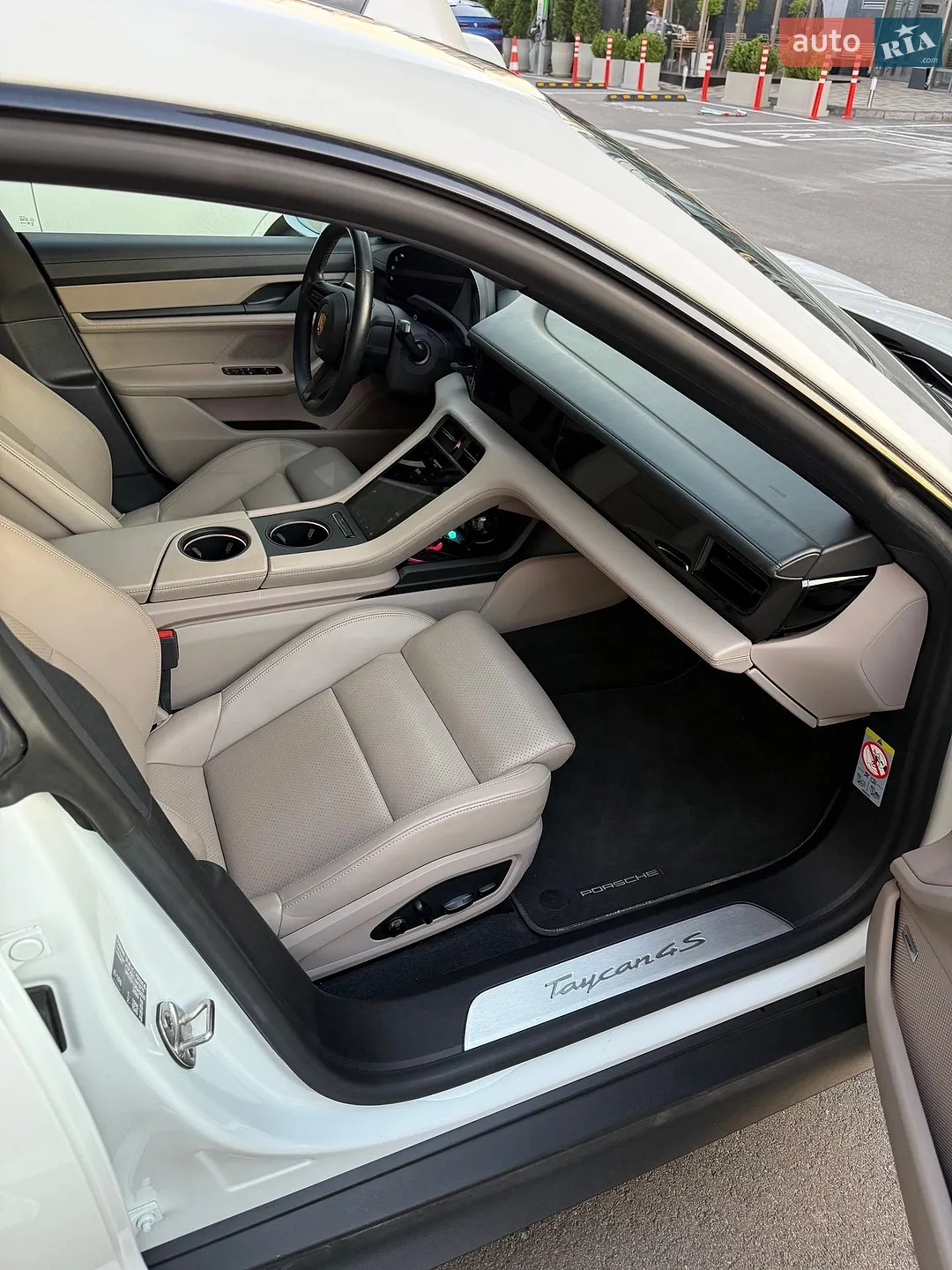 2021 Porsche Taycan - мініатюра 26