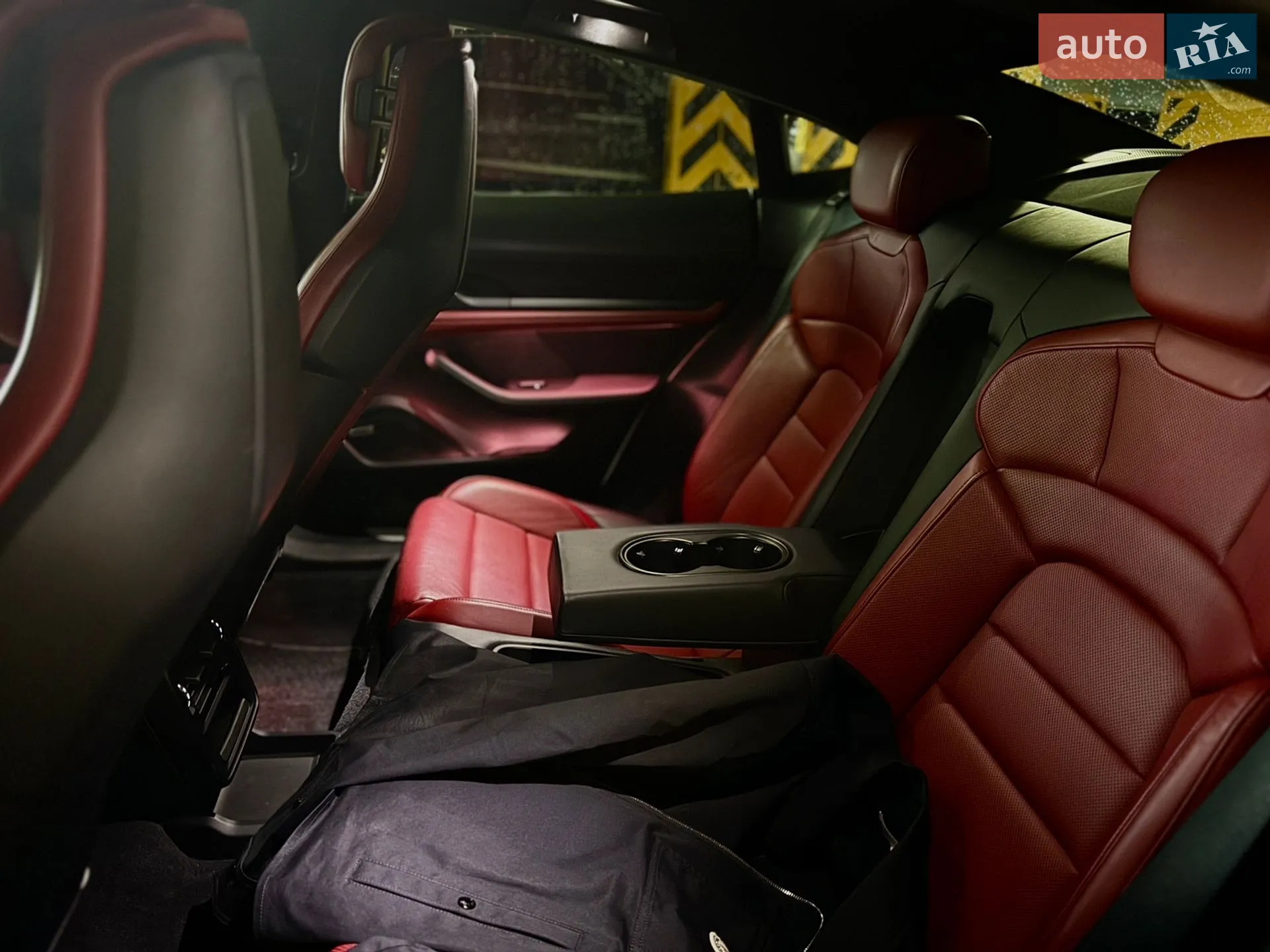 2020 Porsche Taycan - мініатюра 11