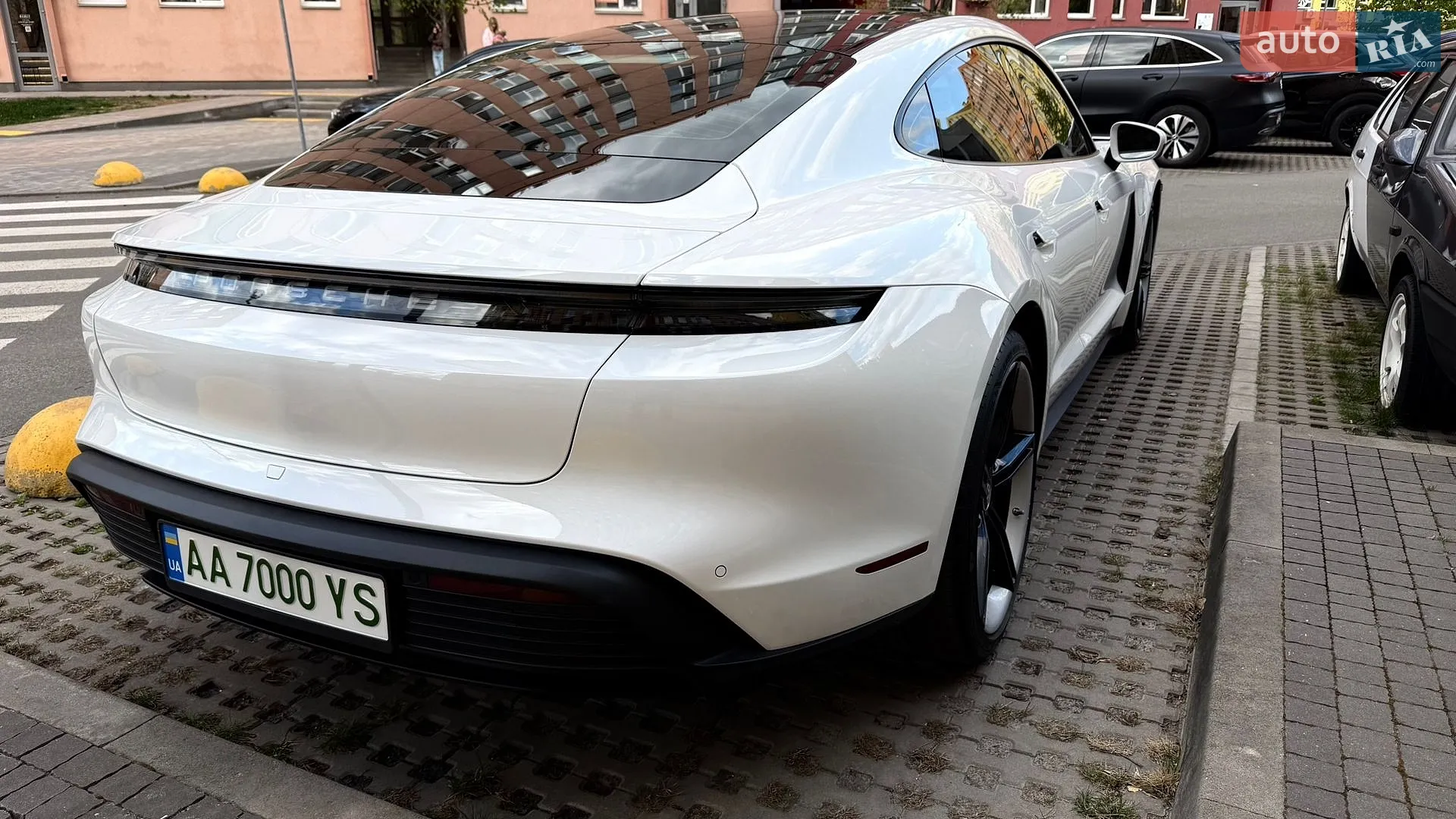 2022 Porsche Taycan - мініатюра 11