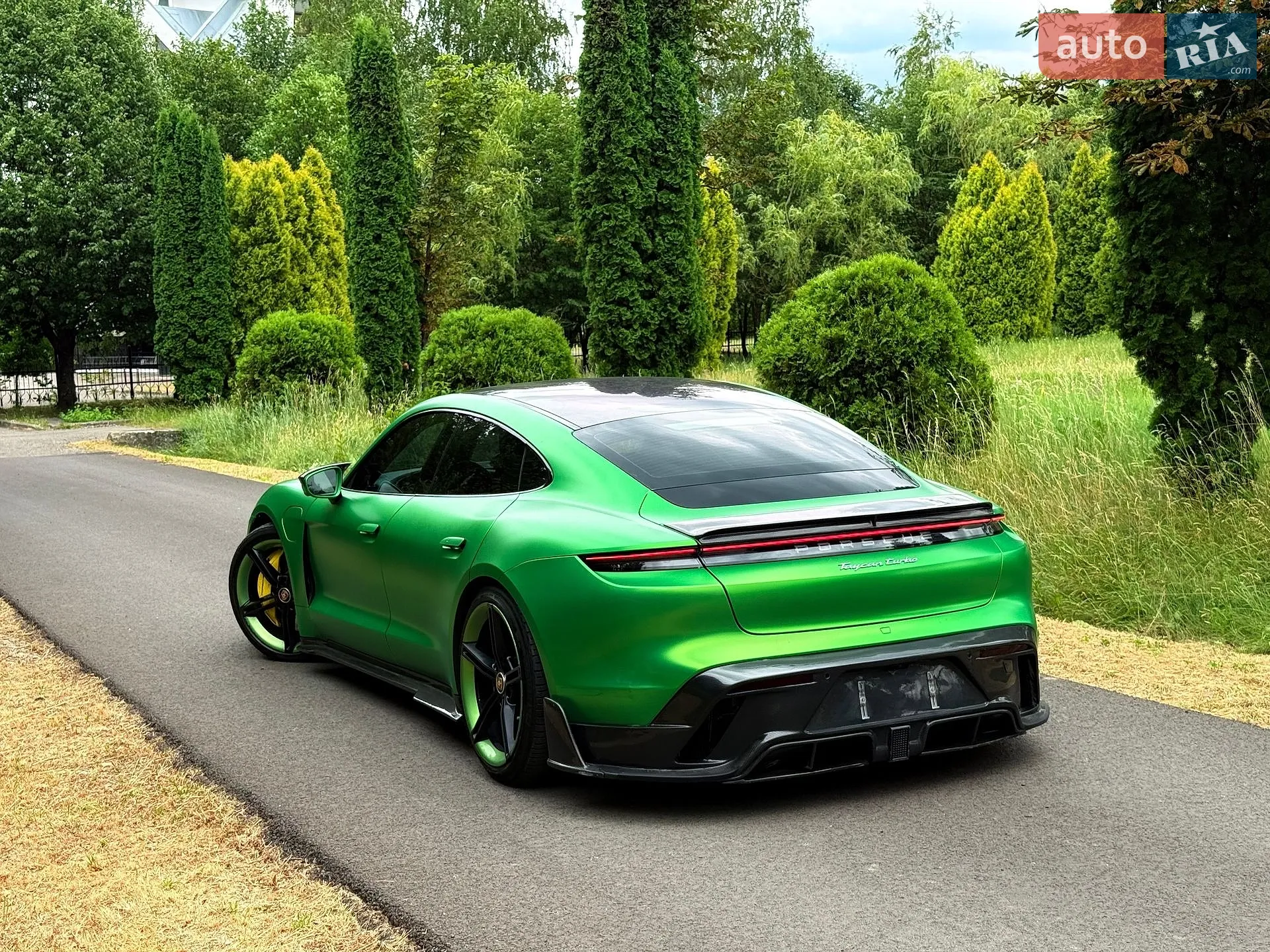 2020 Porsche Taycan - мініатюра 2