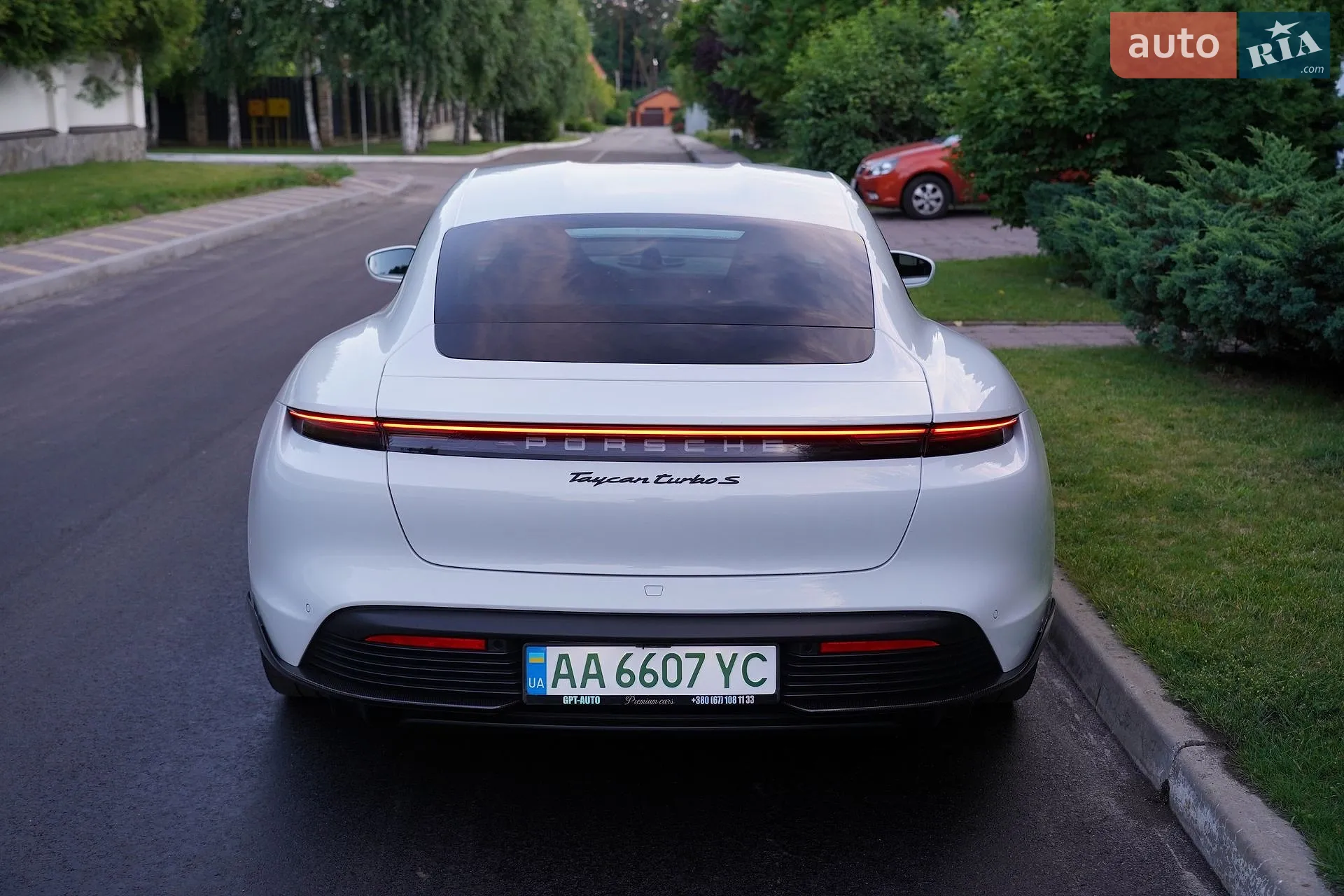 2020 Porsche Taycan - мініатюра 10