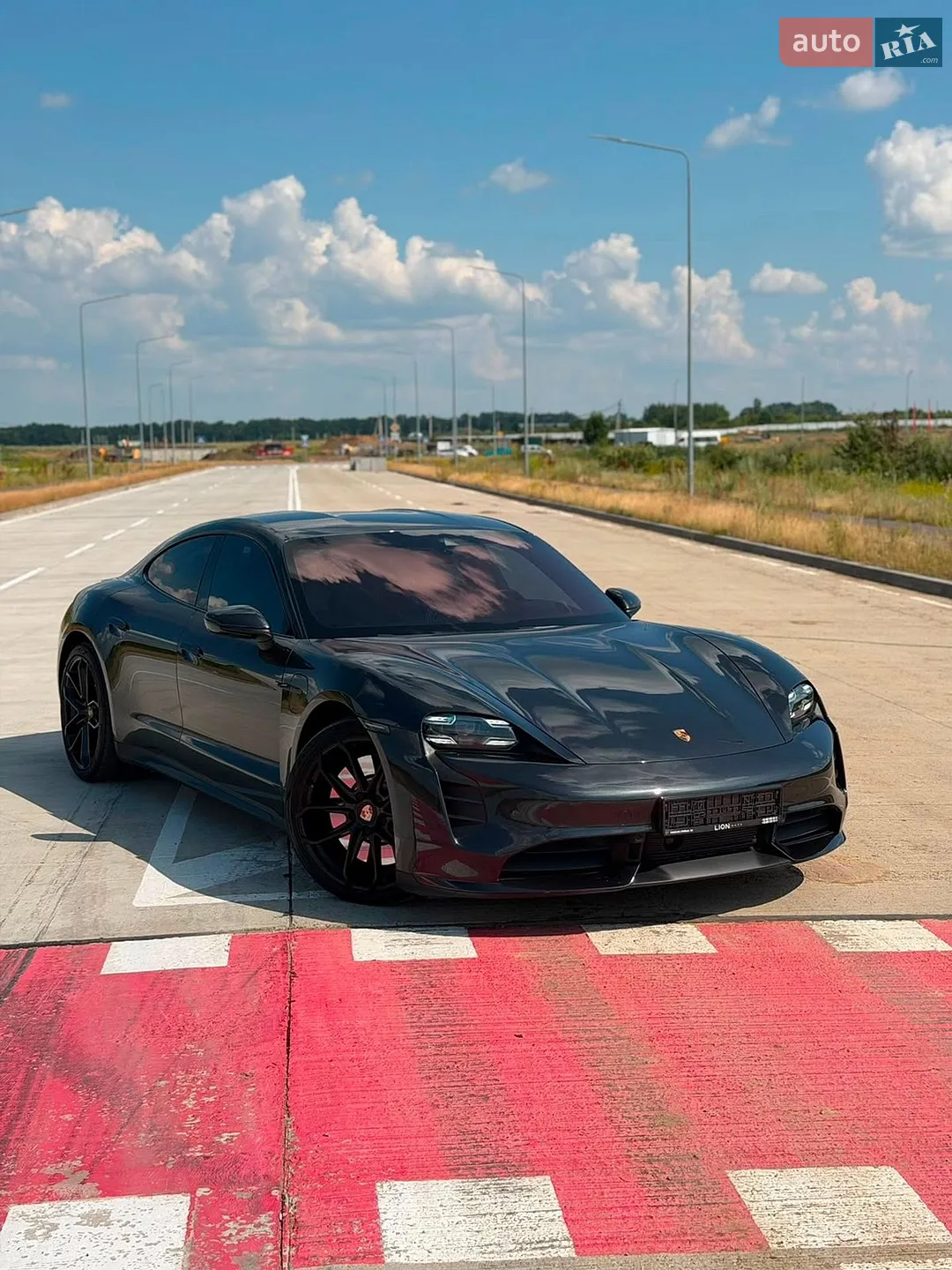 2020 Porsche Taycan - фото 1