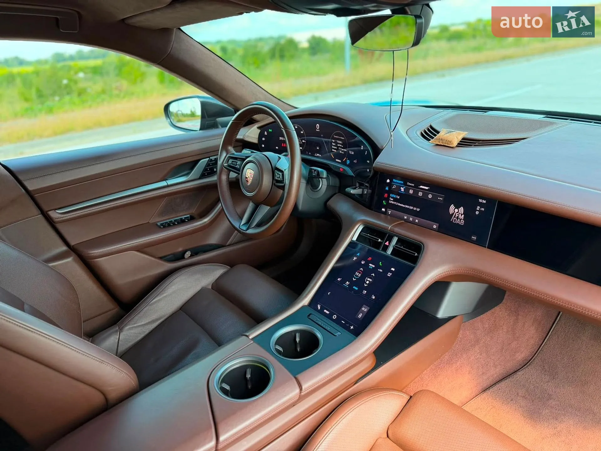 2020 Porsche Taycan - мініатюра 29