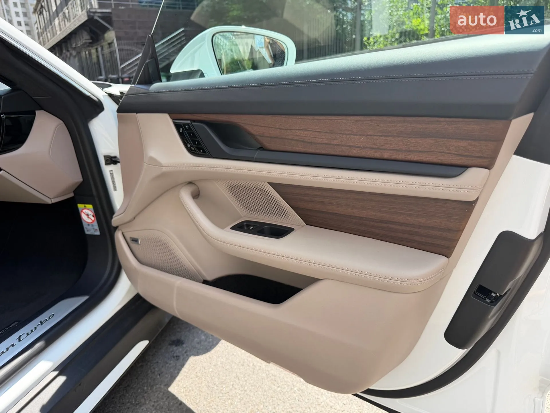 2020 Porsche Taycan - мініатюра 9