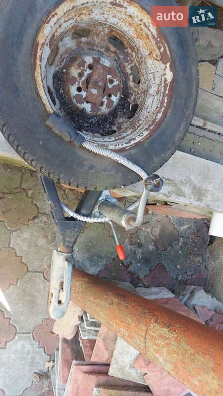 Легковий причіп Причеп Автоприцеп 2006 в Чернівцях фото 2 Легковий причіп Причеп Автоприцеп 2006 в Чернівцях