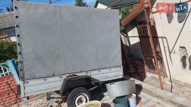 Легковий причіп Причеп Автоприцеп 2006 в Чернівцях фото Легковий причіп Причеп Автоприцеп 2006 в Чернівцях