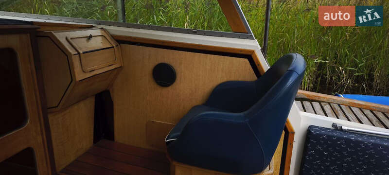 Катер Princess 25 1982 в Новояворівську