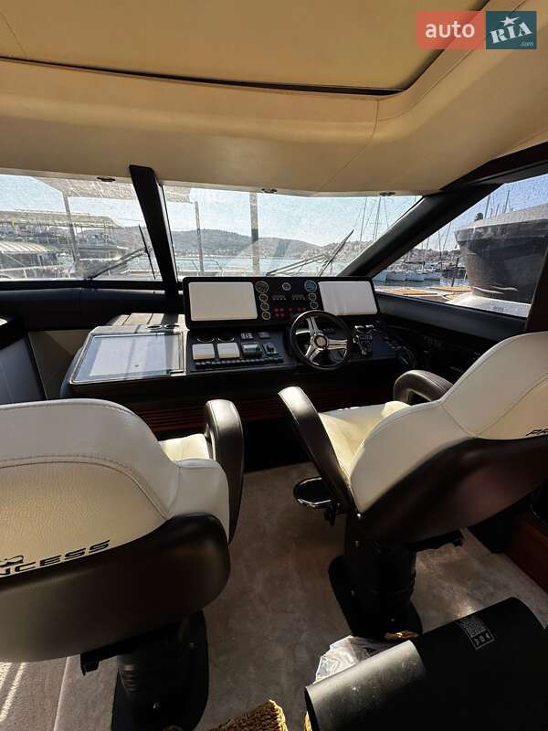 Моторная яхта Princess 85 MY 2008 в Киеве