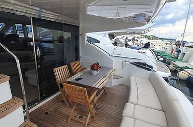 Моторная яхта Princess Flybridge 2009 в 