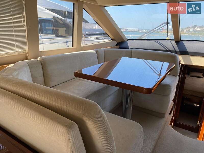 Моторная яхта Princess Flybridge 2009 в Киеве фото 10 Моторная яхта Princess Flybridge 2009 в Киеве