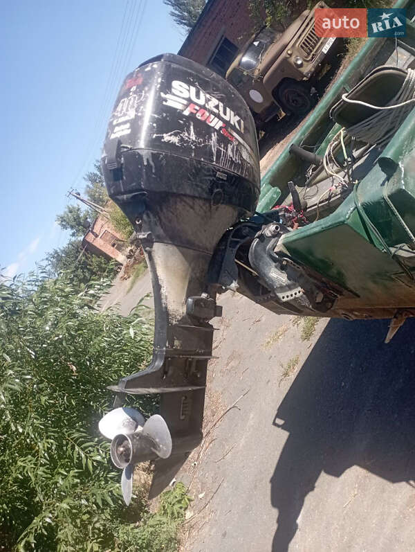 Катер Привет 22 2010 в Иванкове