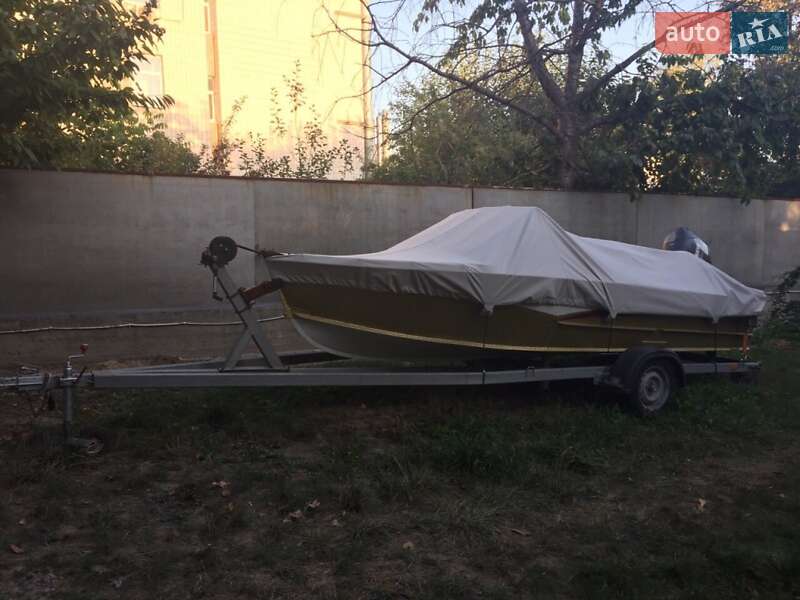 Лодка Прогресс 2 2016 в Киеве