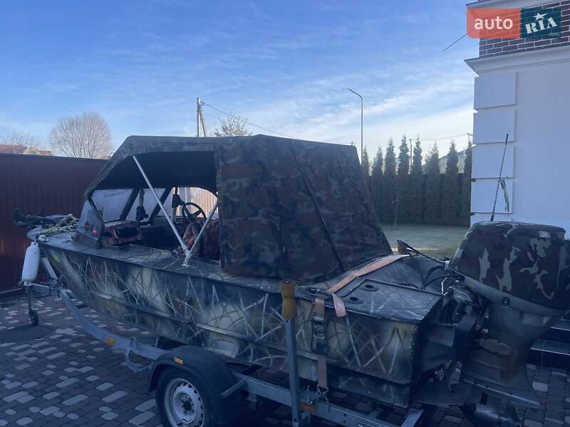 Лодка Прогресс 2 2016 в Киеве