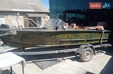 Катер Прогресс 2 1995 в Кропивницькому