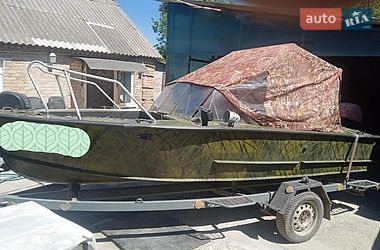 Катер Прогресс 2 1995 в Кропивницькому