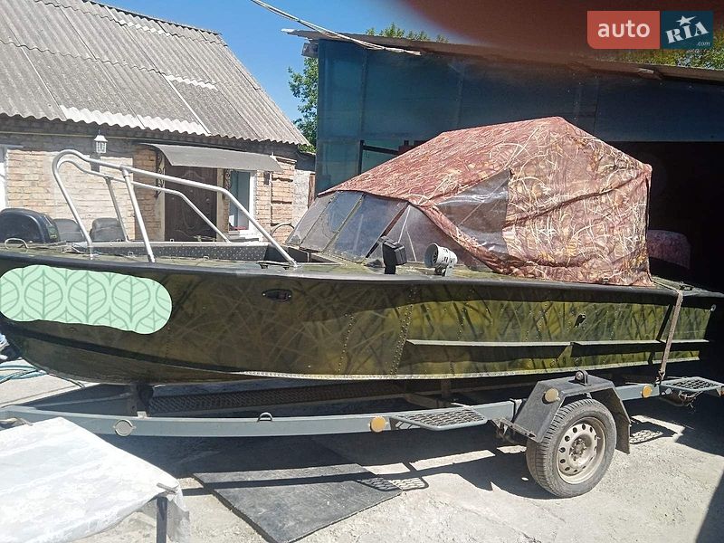 Катер Прогресс 2 1995 в Кропивницькому
