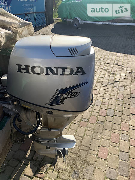 Катер Прогресс 2М 2006 в Киеве