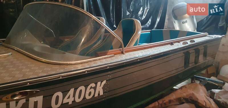 Лодка Прогресс 4 2014 в Херсоне