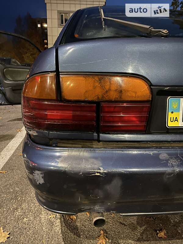 Седан Proton 413 1995 в Львові