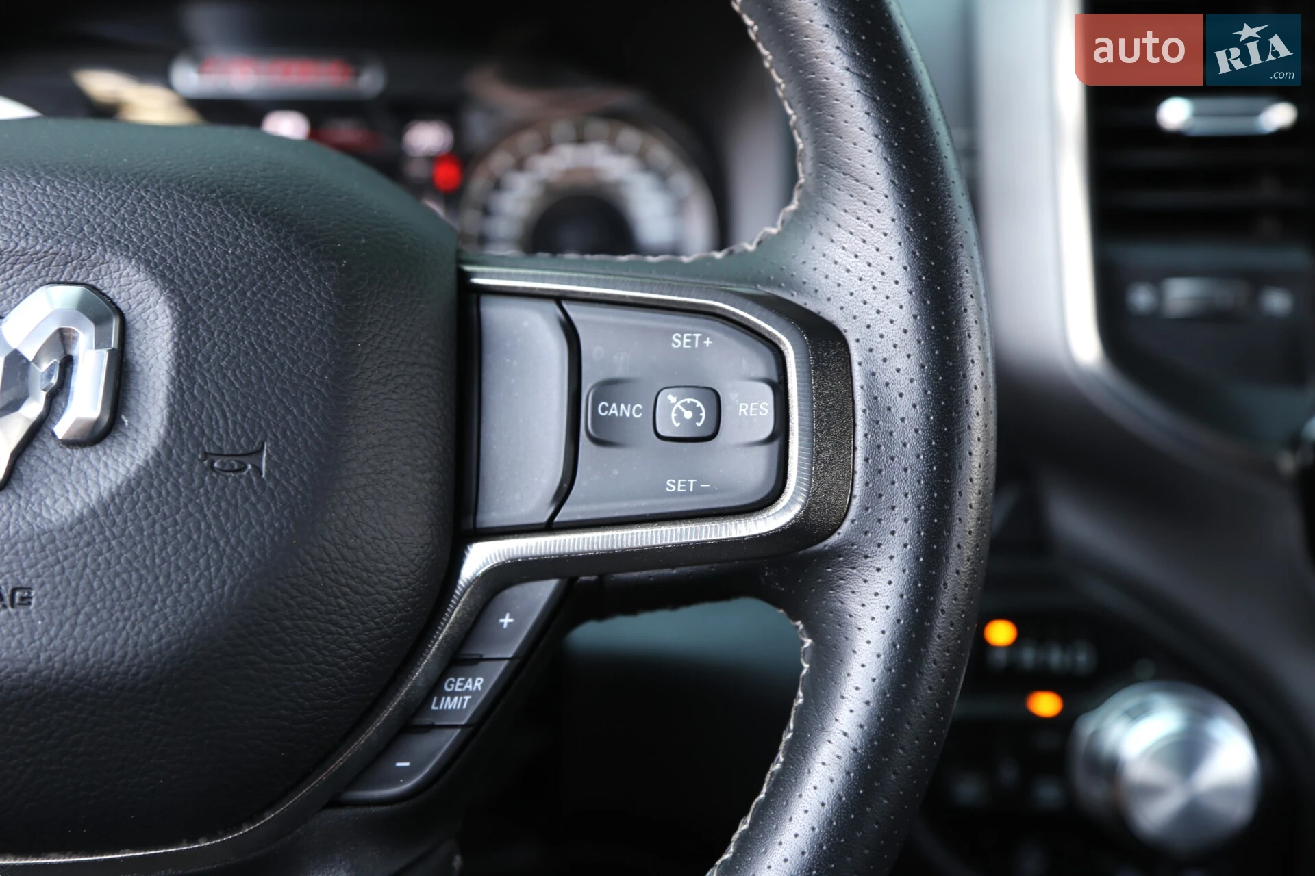 2023 RAM 1500 - мініатюра 32