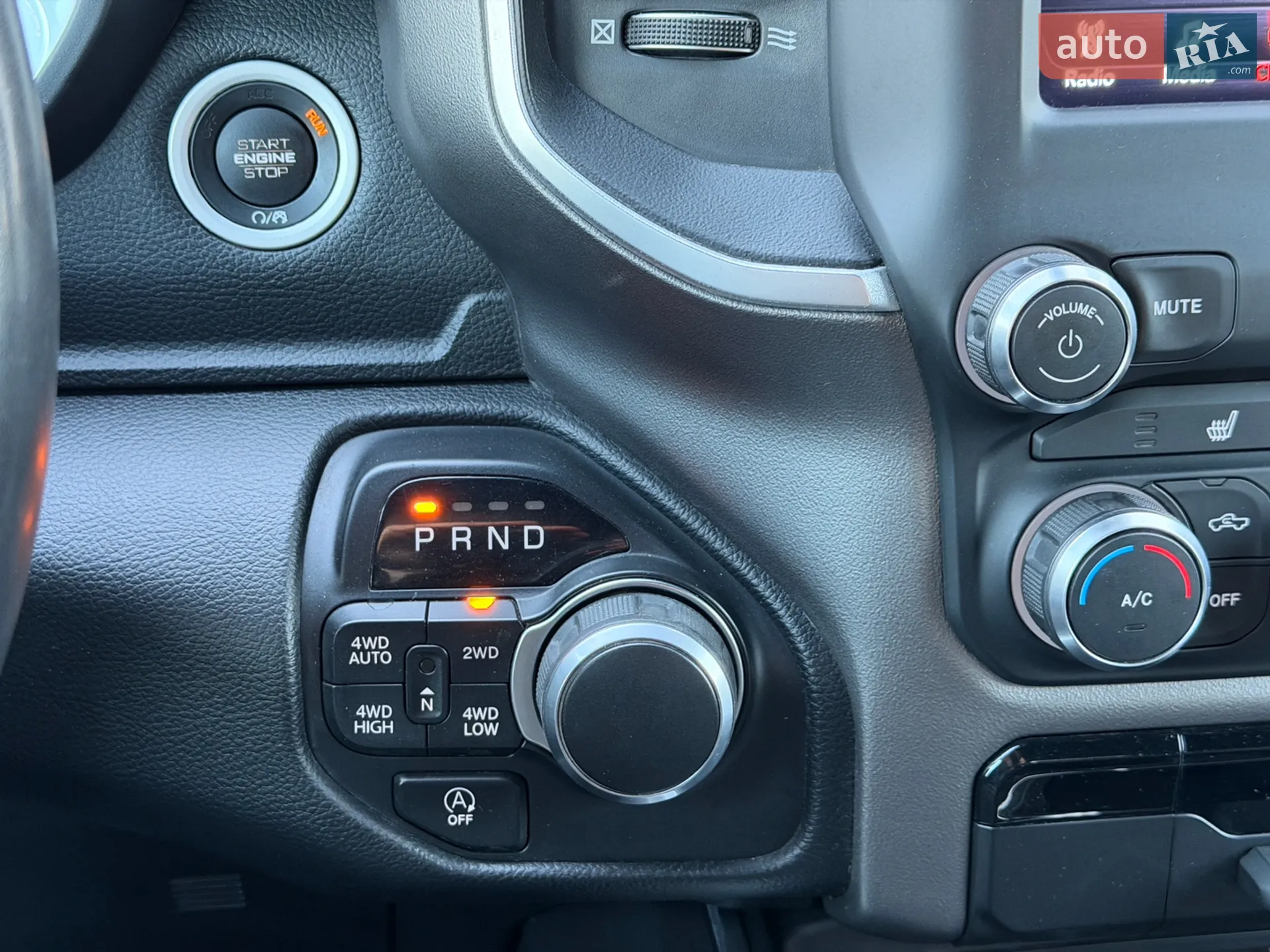 2019 RAM 1500 - мініатюра 26
