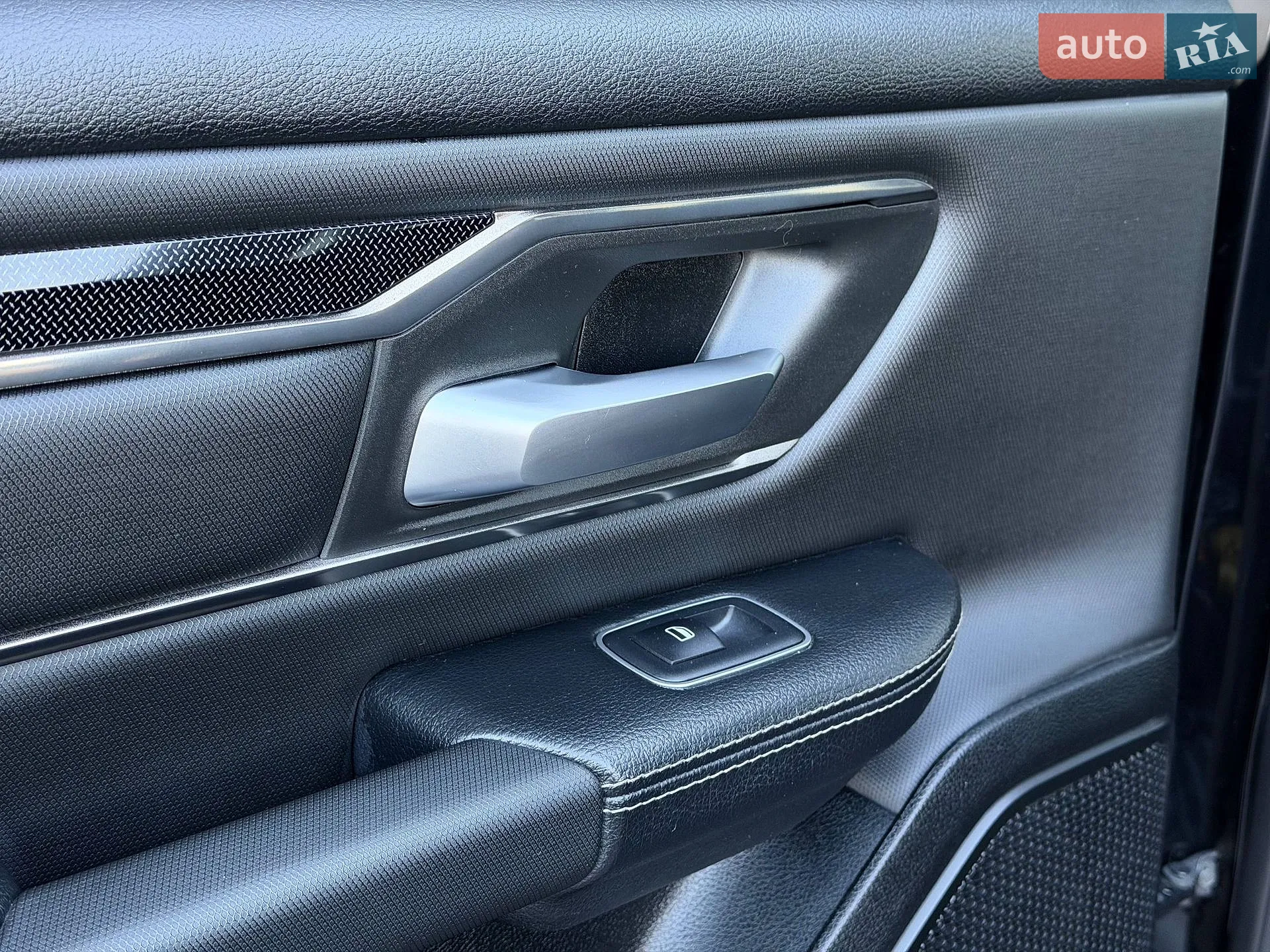 2019 RAM 1500 - мініатюра 57