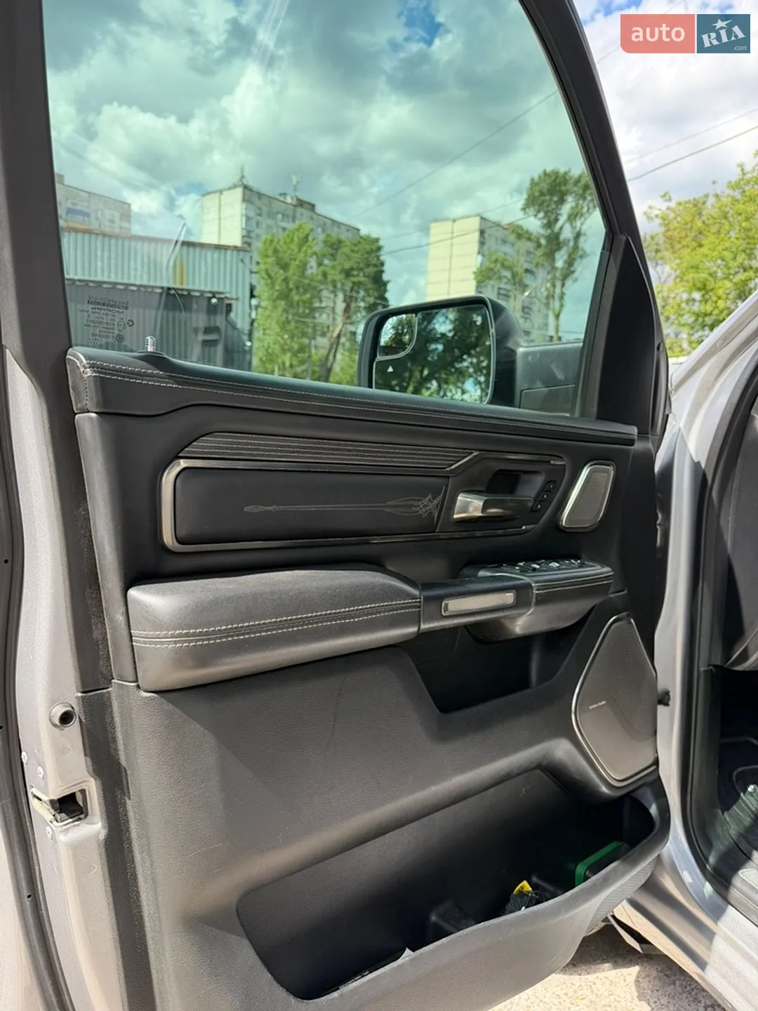 2019 RAM 1500 - мініатюра 18