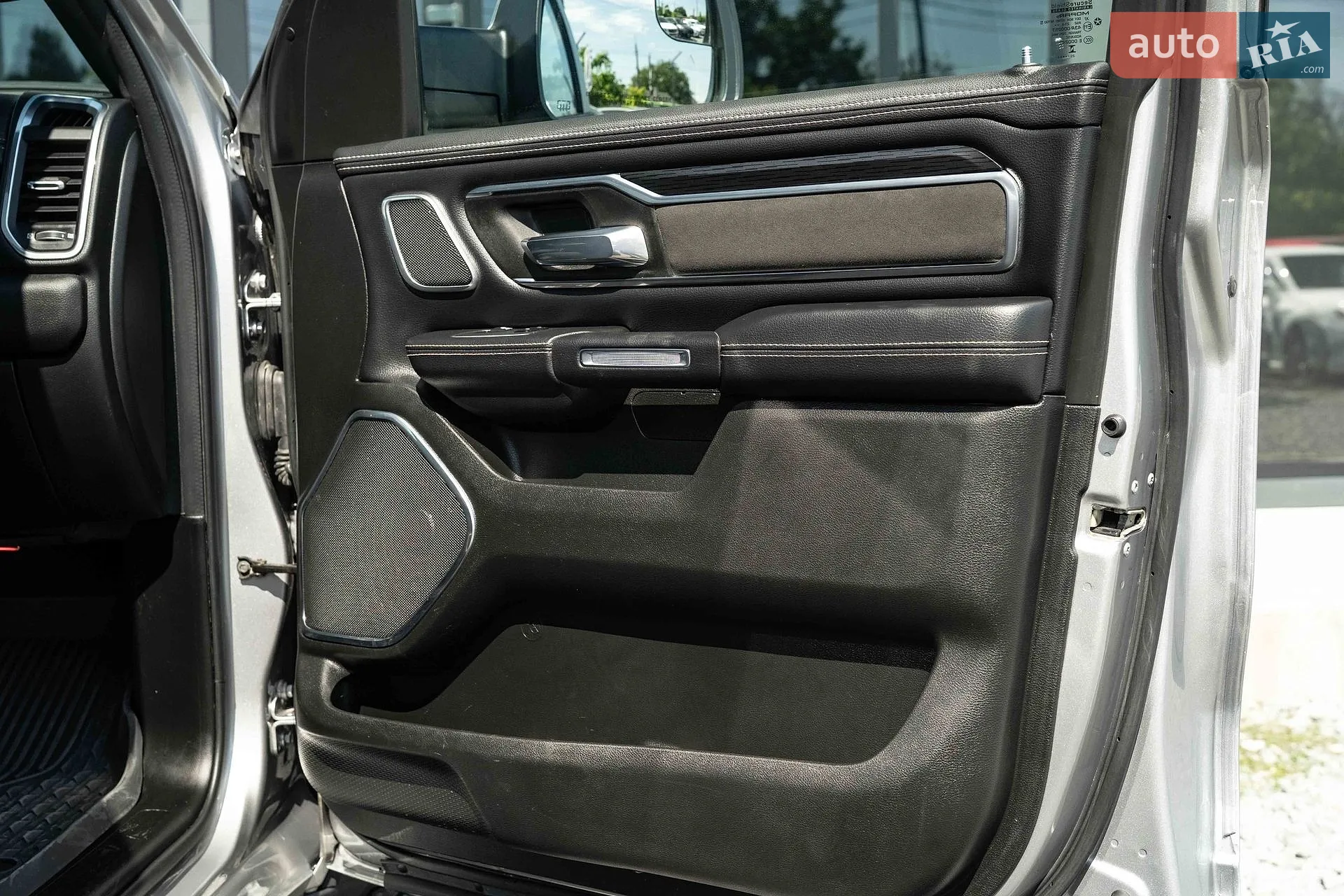 2023 RAM 1500 - мініатюра 47